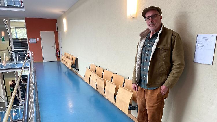 Der Drehbuchautor des Kult-Films "Manta Manta" von 1991, Stefan Cantz, steht im Streit um die Fortsetzung "Manta Manta - Zwoter Teil" im Landgericht München I. 