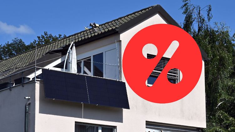 Langfristig durch eigenen Strom Geld sparen? Mit einem Balkonkraftwerk soll das klappen. Bei Ebay wartet ein Modell mit massig Kapazität für vergleichsweise kleines Geld.