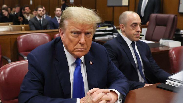 Der Ausgang des Verfahrens um Schweigegeldzahlungen an die Pornodarstellerin Stormy Daniels könnte Einfluss auf den US-Wahlkampf Trumps haben. 