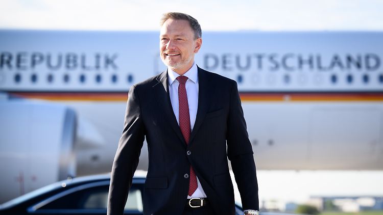 Die FDP um Parteichef Lindner legt mit ihrem Forderungskatalog die Lunte ans Modell mit drei Koalitionären.