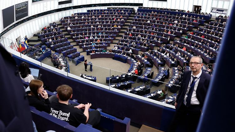 Das Europäische Parlament in Straburg. Grundsätzlich soll in der EU unter den neuen Vorschriften auch weiterhin gelten, dass der Schuldenstand eines Mitgliedstaates 60 Prozent der Wirtschaftsleistung nicht überschreiten darf.