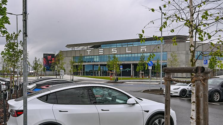 Die oft günstigere Konkurrenz aus China bereitet Tesla Sorgen.