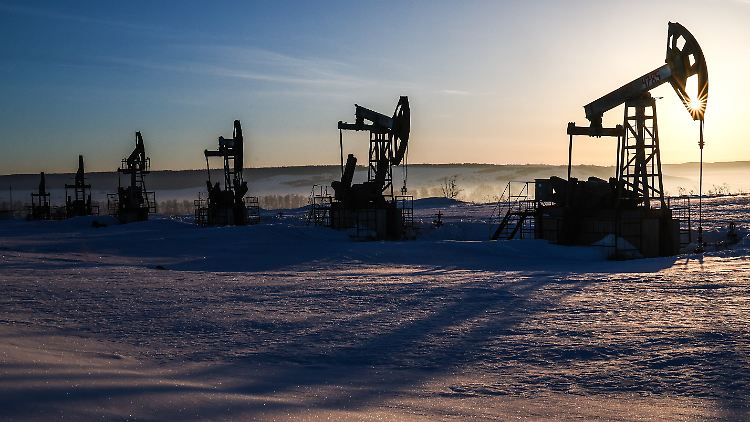  Russland erwartet sinkende Ölpreise.