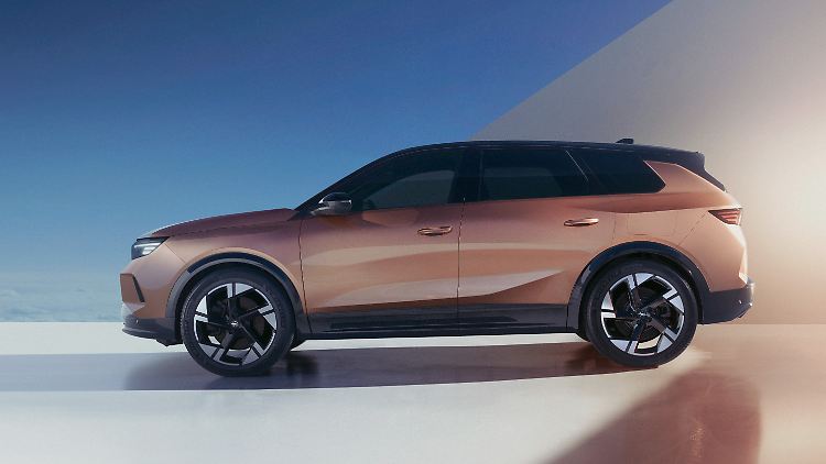 Mit stattlichem Längenzuwachs entwächst der Opel Grandland der Kompaktklasse.