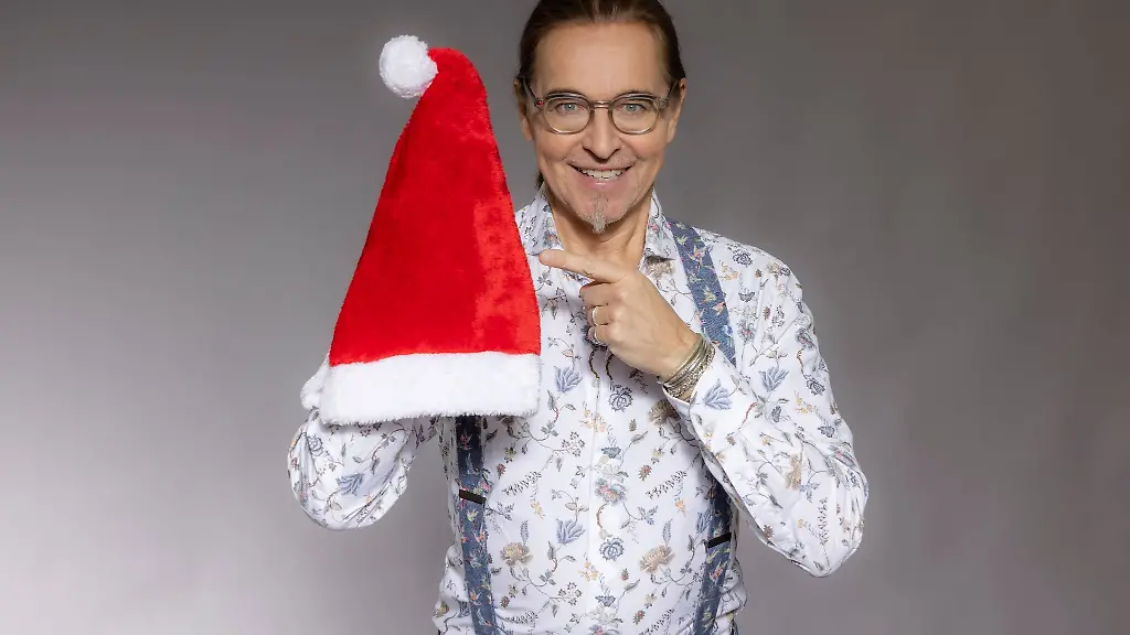 Mundart-Comedian-Christian-Chako-Habekost-liest-seinem-Publikum-im-neuen-Weihnachtsprogramm-die-Leviten