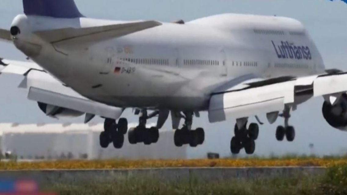 LufthansaJumbo.JPG