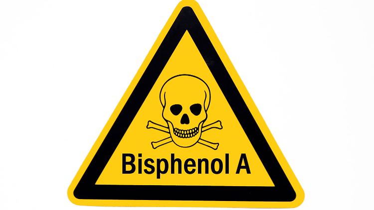 Die Chemikalie gilt als besonders besorgniserregend, denn sie kann unter anderem die Fruchtbarkeit beeinträchtigen und wirkt hormonähnlich. 