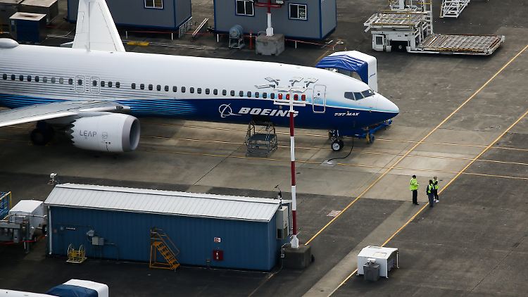 2022-06-01T233321Z_797246639_RC2WIU9AFTNO_RTRMADP_3_AIRLINES-BOEING.JPG