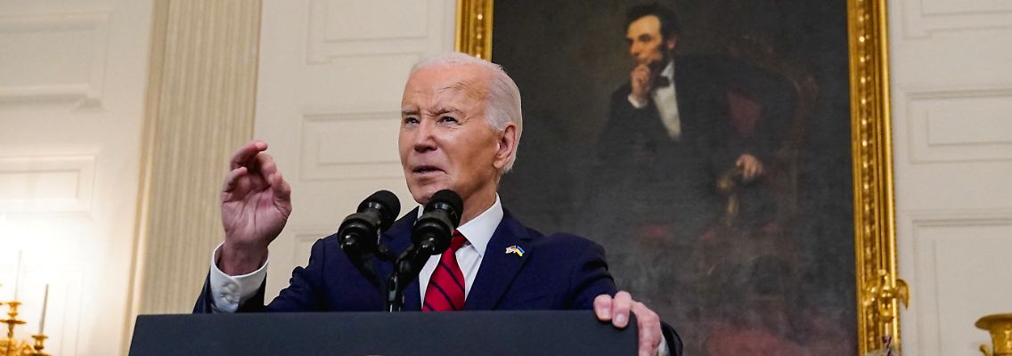 2024-04-24T150307Z_1294851358_RC22D7AA0KYX_RTRMADP_3_USA-CONGRESS-UKRAINE-BIDEN.JPG