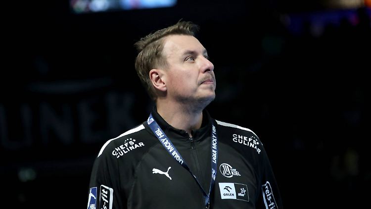 Kiels Trainer Filip Jicha muss sich etwas einfallen lassen.