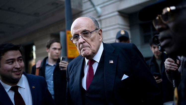 In früheren Zeiten war Giuliani über die Parteigrenzen hinweg hoch angesehen. 