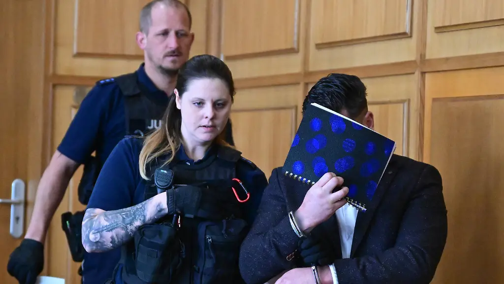 98ef7cef5f59235070a46a1106ccca3a