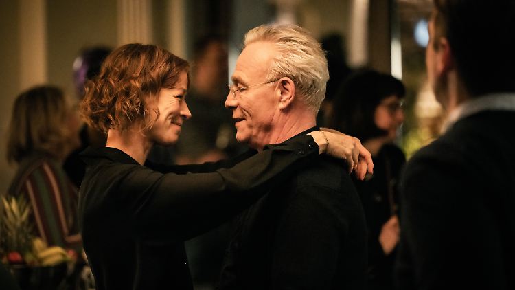 In Love: Max Ballauf (Klaus J. Behrendt) und Nicola Koch (Jenny Schily).