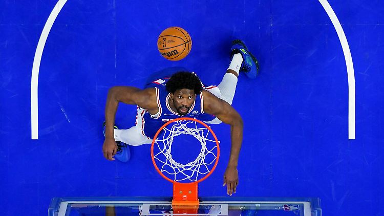 War in den Playoffs noch nie so treffsicher wie in Spiel drei gegen die New York Knicks: 76ers-Superstar Joel Embiid glänzt mit 50 Punkten.