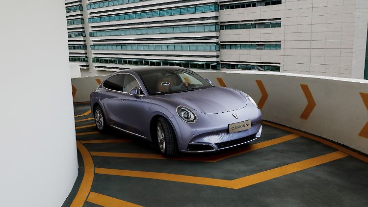 Die Einstiegsversionen Pure und Pro haben 150 kW/204 PS, Frontantrieb und einen 64-kWh-LFP-Akku.