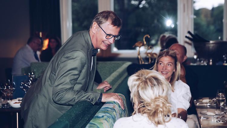 Bei der Eröffnung des "Villa Kellermann" kümmerte sich Jauch 2019 persönlich um die Gäste. 