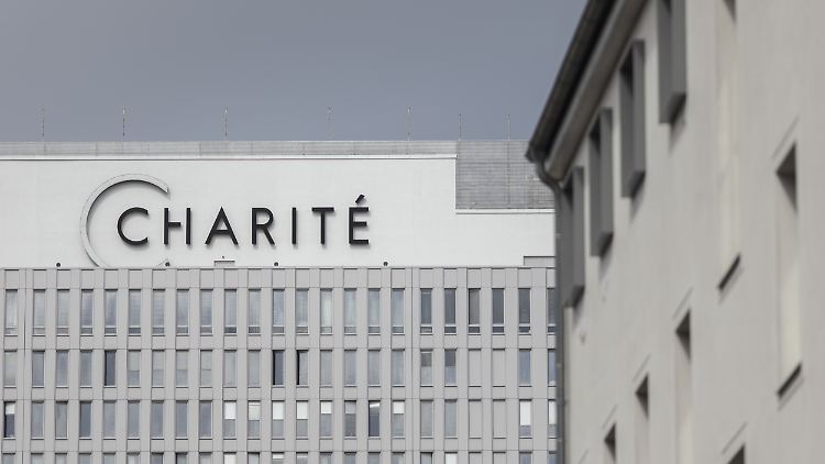 Zwei Patienten sterben in der Charité an einer Überdosis Narkosemittel.