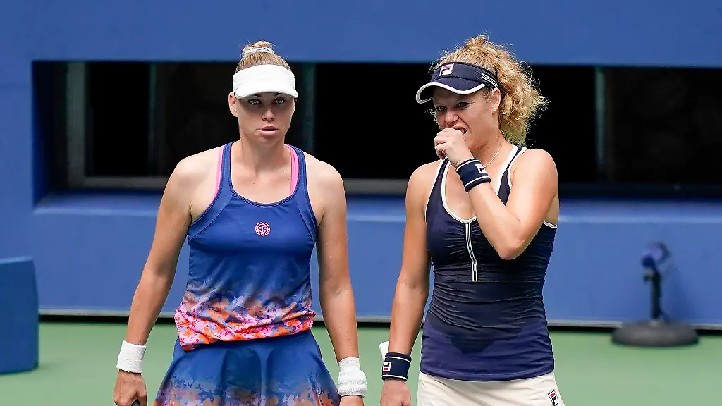 Haben-das-Doppel-Finale-im-mexikanischen-Cancun-gewonnen-Laura-Siegemund-r-und-Vera-Swonarewa