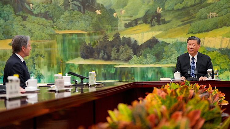 Blinken kündigte harte Gespräche an. Xi verweist auf den ersten Knopf des Hemdes.