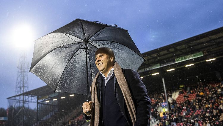 Arne Slot bekräftigte am Donnerstag seinen Wunsch, zum FC Liverpool zu wechseln.