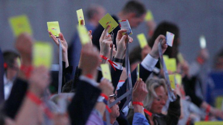 Mit großer Mehrheit stimmten die Delegierten für die Forderungen nach einer anderen Wirtschaftspolitik. 