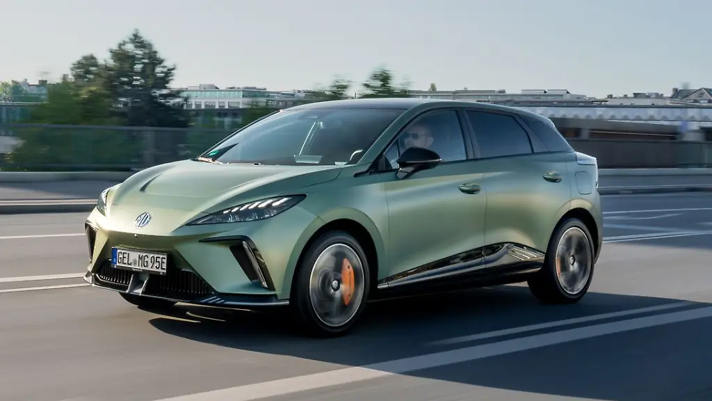 Flott-voran-Spurtstark-und-schnell-setzt-der-MG4-als-Xpower-auf-Kundschaft-die-Dynamik-schaetzt