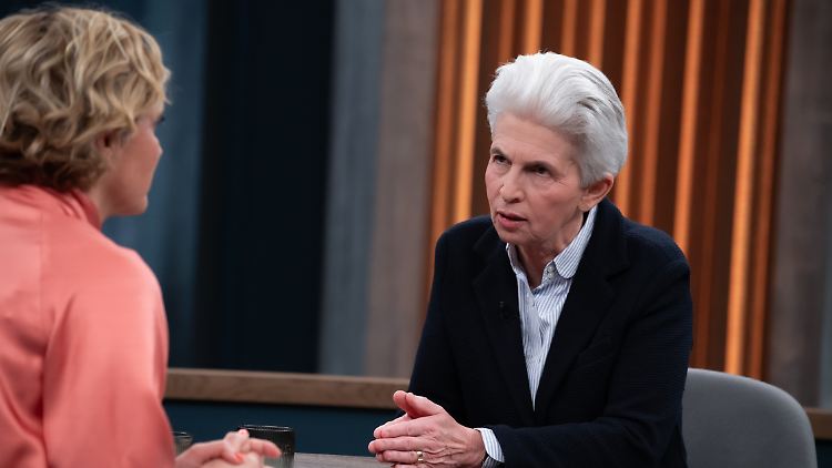 FDP-Politikerin Marie-Agnes Strack-Zimmermann im Gespräch mit Caren Miosga.