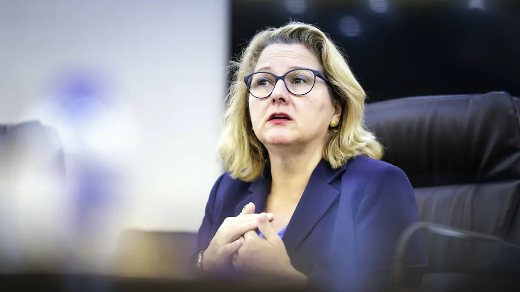 566dcd3efa4253e3a50f0aa6febd3944