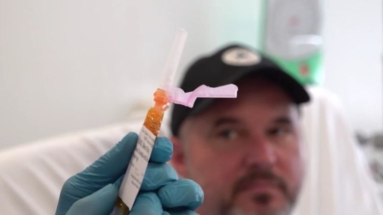 Krebsforschung Spritze.jpg