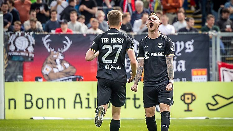 DIe Fußballer von Preußen Münster sind derzeit nicht aufzuhalten. Führt der Weg in 2. Fußball-Bundesliga?