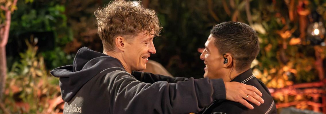 Nach dem Auftritt von Emilio kann Tim Bendzko seine Tränen nicht zurückhalten - Quelle RTL Markus Hertrich.jpg