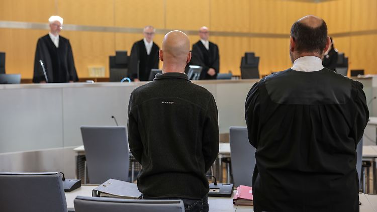Der angeklagte Bundeswehr-Offizier vor dem Düsseldorfer Oberlandesgericht. 