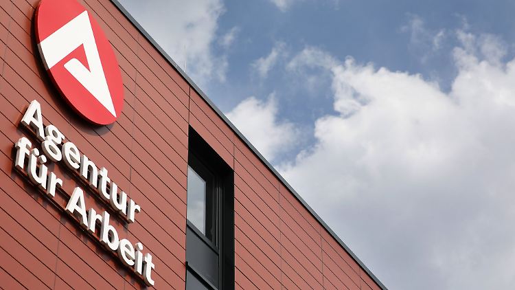 "Dem Arbeitsmarkt fehlt nach wie vor der konjunkturelle Rückenwind. Somit bleibt die Frühjahrsbelebung schwach", heißt es aus dem Vorstand der Bundesagentur für Arbeit.
