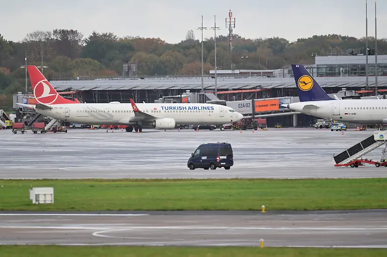 dee9930d2e221e6e549d40e7bbff43f3