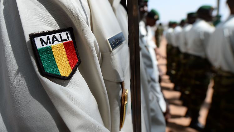 Malische Soldaten stehen in einem Trainingscamp in Koulikoro im Südwesten Malis.