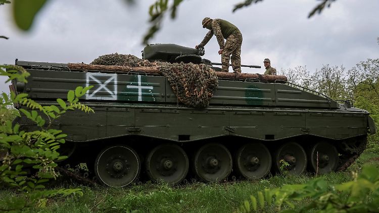 An der Front sind bereits Schützenpanzer vom Typ Marder im Einsatz.