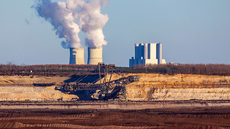 Das Kraftwerk Schwarze Pumpe in der Lausitz soll nach Willen seines Betreibers noch bis 2038 laufen. 