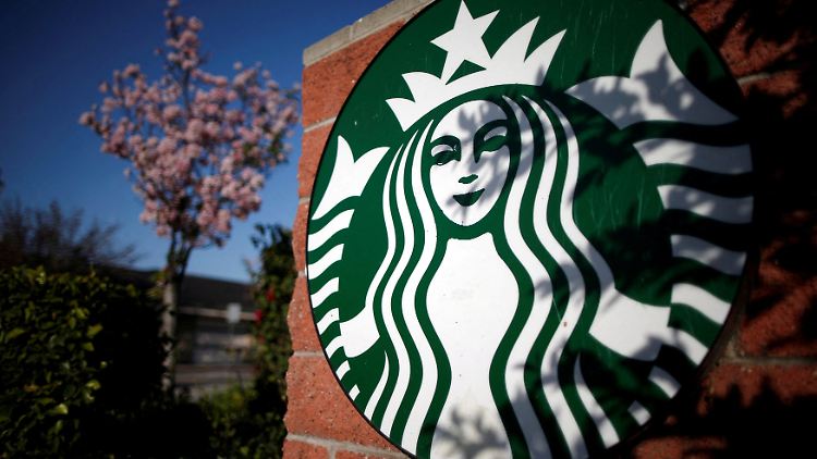 Höhere Preise schrecken auch bei Starbucks viele Kunden ab.