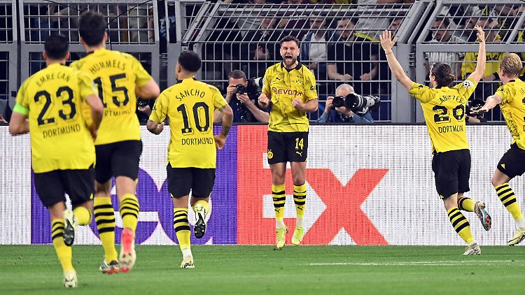 Zeit zum Jubeln: Füllkrug wartet auf seine Mitspieler.