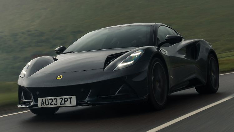 Flüchtig betrachtet könnte man den Lotus auch für einen Ferrari halten.