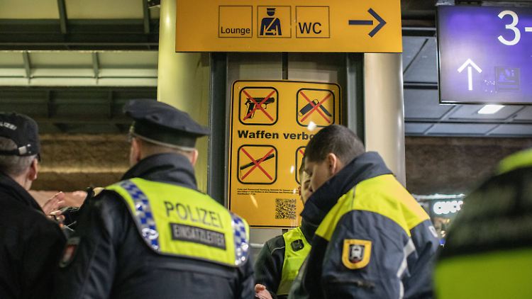 Acht von zehn Befragten sind in ihrem Berufsleben bereits Opfer eines verbalen oder körperlichen Angriffs geworden.