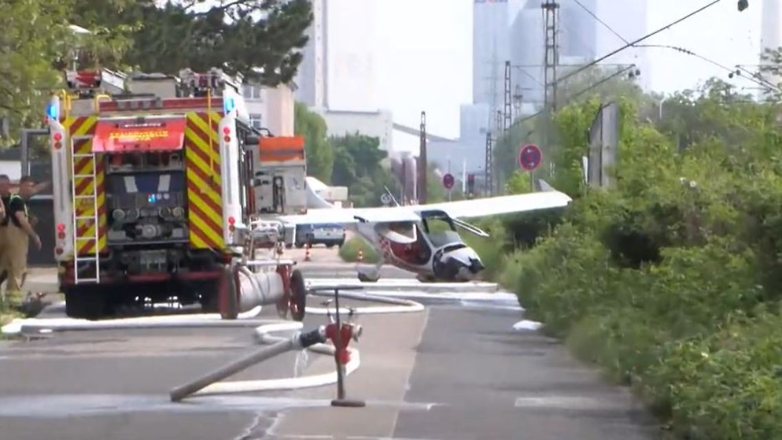 MannheimFlugzeug.JPG