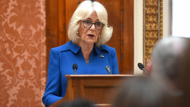 Königin Camilla dankt Menschen, die sich für Missbrauchsopfer einsetzen.