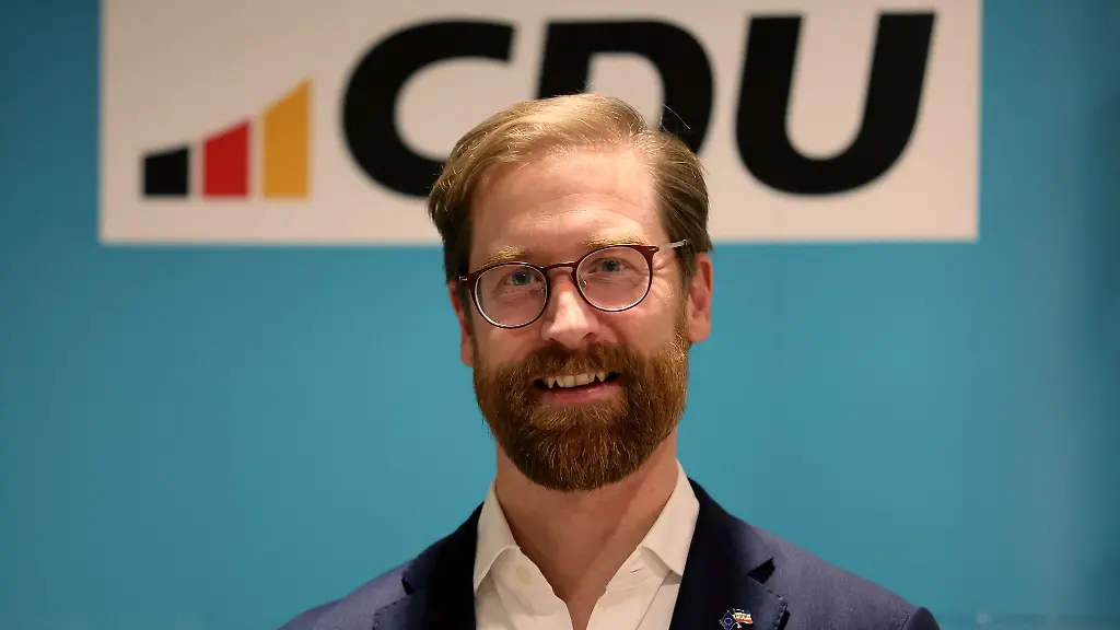 Jascha-Dopp-wurde-auf-Landesvertreterversammlung-der-CDU-zum-Spitzenkandidaten-fuer-die-Europawahl-gewaehlt