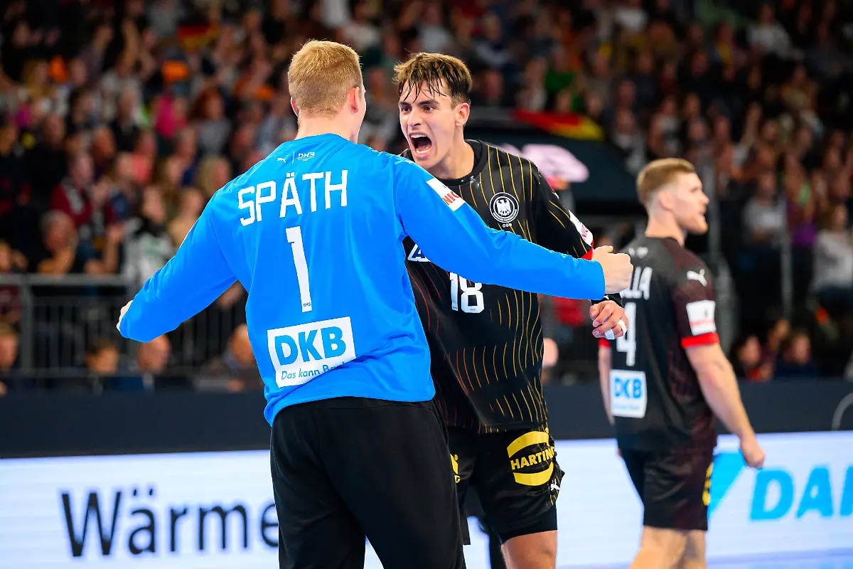 dba9966f24f9140de0aafc15a96ec5bc