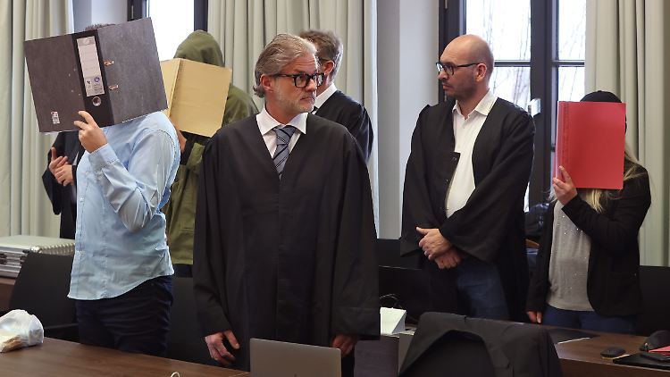 Zwei Angeklagte wurden wegen Mord, einer wegen Beihilfe vor dem Landgericht Memmingen verurteilt.