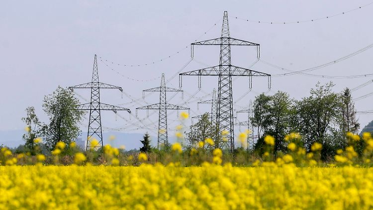 Das Allgäuer Unternehmen Sonnen will Geld verdienen, indem es Tausende kleiner Heimspeicher zu einem „virtuellen Kraftwerk“ zusammenschaltet.