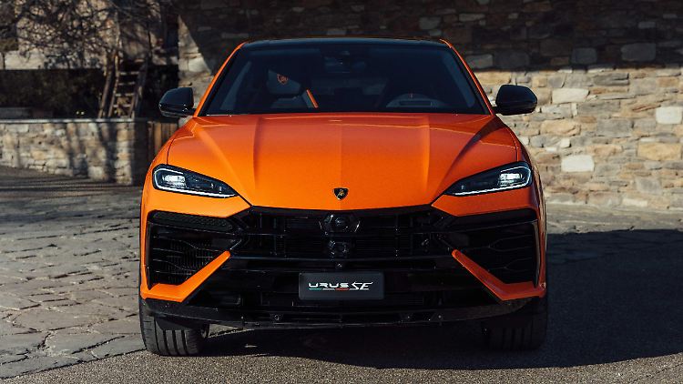 Vor allem die neuen Scheinwerfer des Lamborghini Urus SE sehen markant aus.