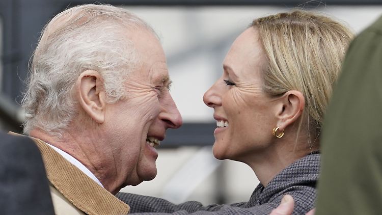 Freudiges Zusammentreffen: König Charles und Zara Tindall.