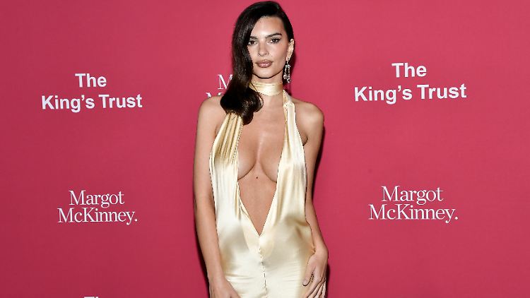 Ein Hingucker, keine Frage: Emily Ratajkowski.
